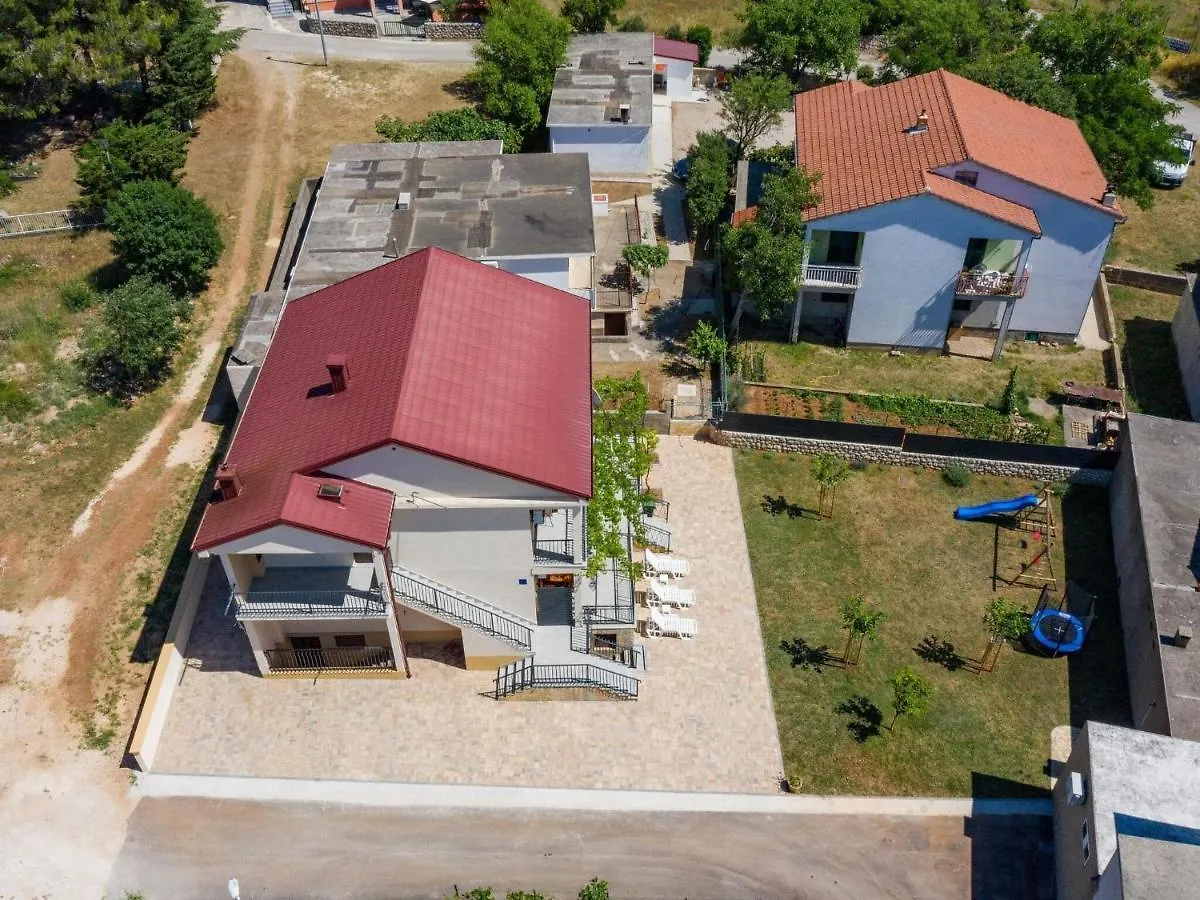 Apartment Zora In Seline, Near The Pebble Beach