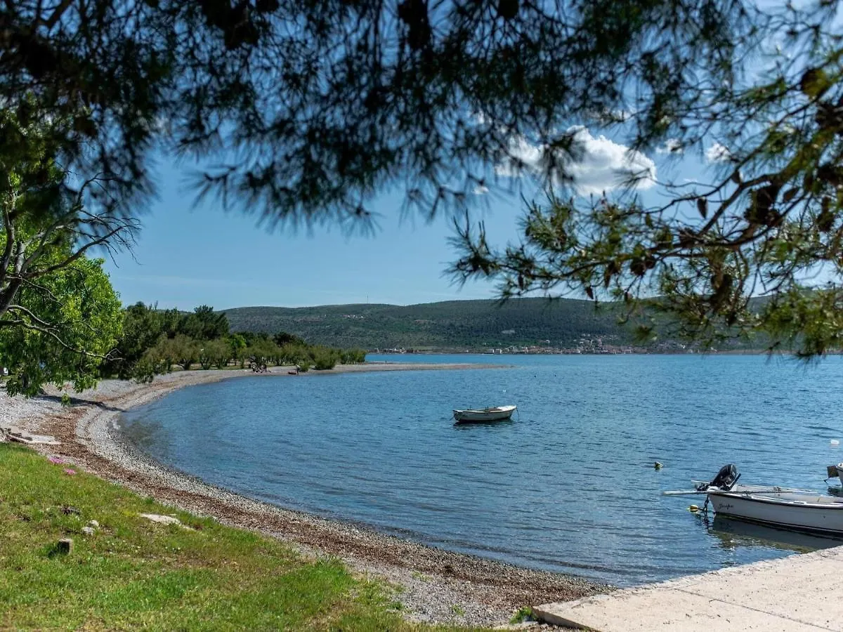 Apartment Zora In Seline, Near The Pebble Beach