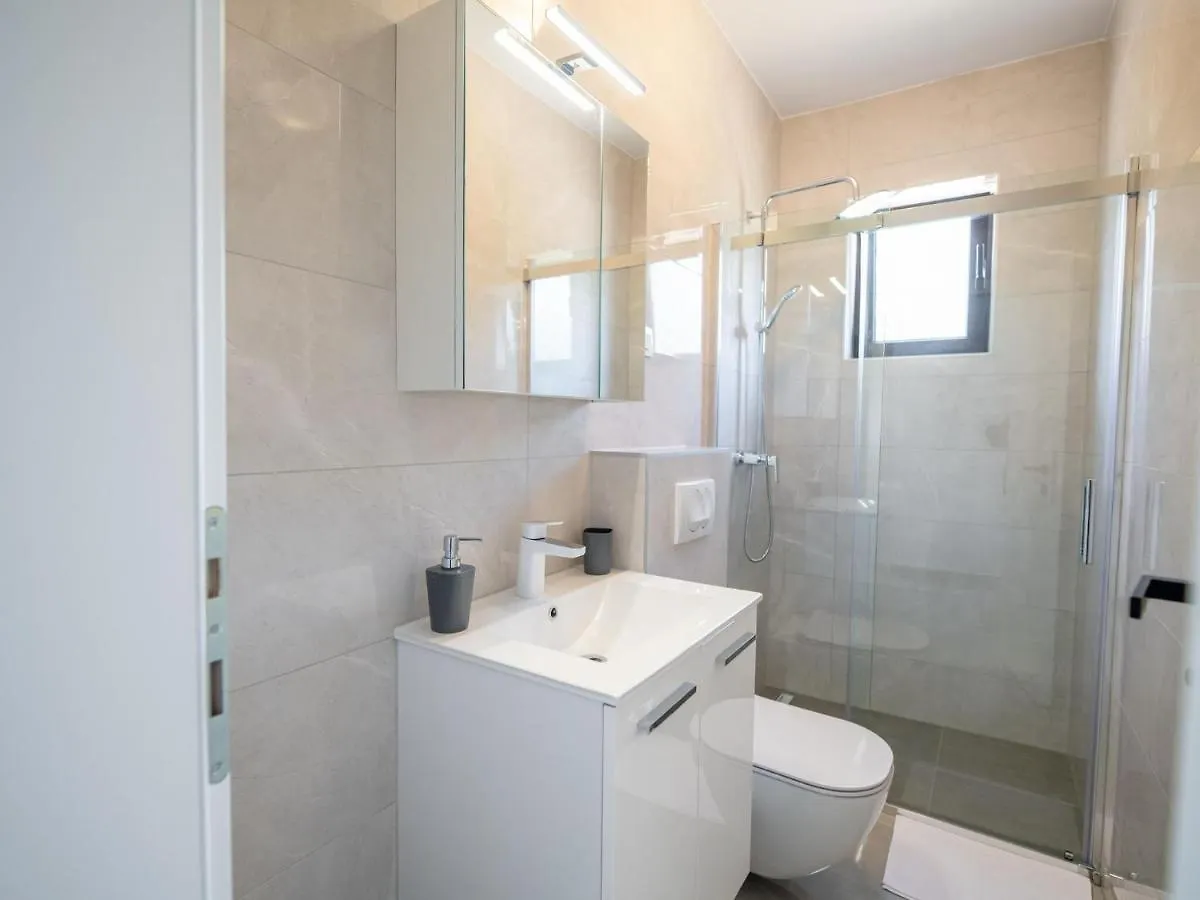 Apartment Zora In Seline, Near The Pebble Beach Croatia