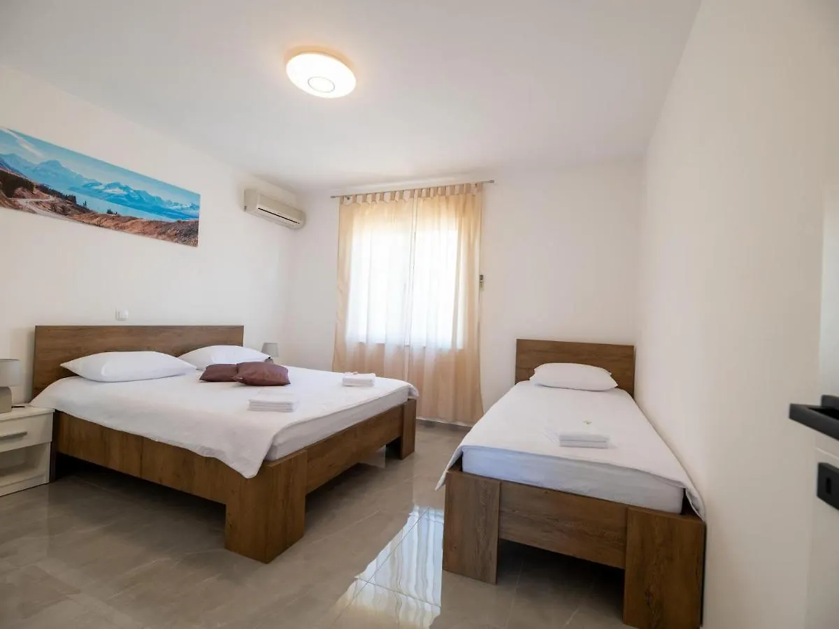Apartment Zora In Seline, Near The Pebble Beach