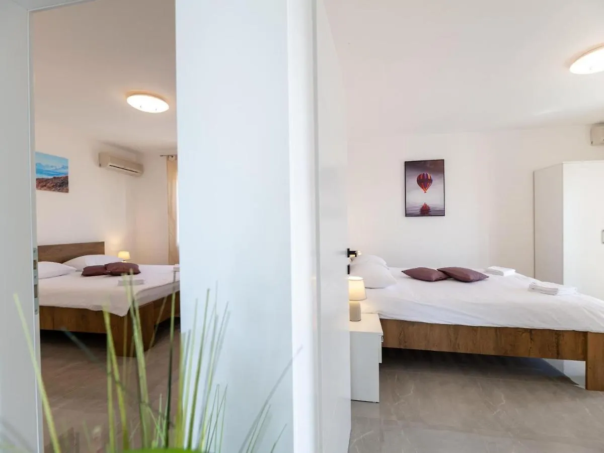 Apartment Zora In Seline, Near The Pebble Beach 0*, Seline