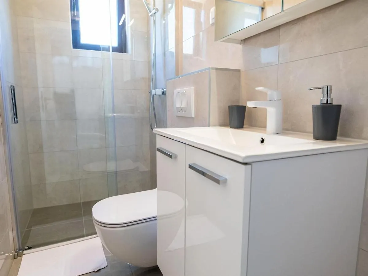 Apartment Zora In Seline, Near The Pebble Beach Seline