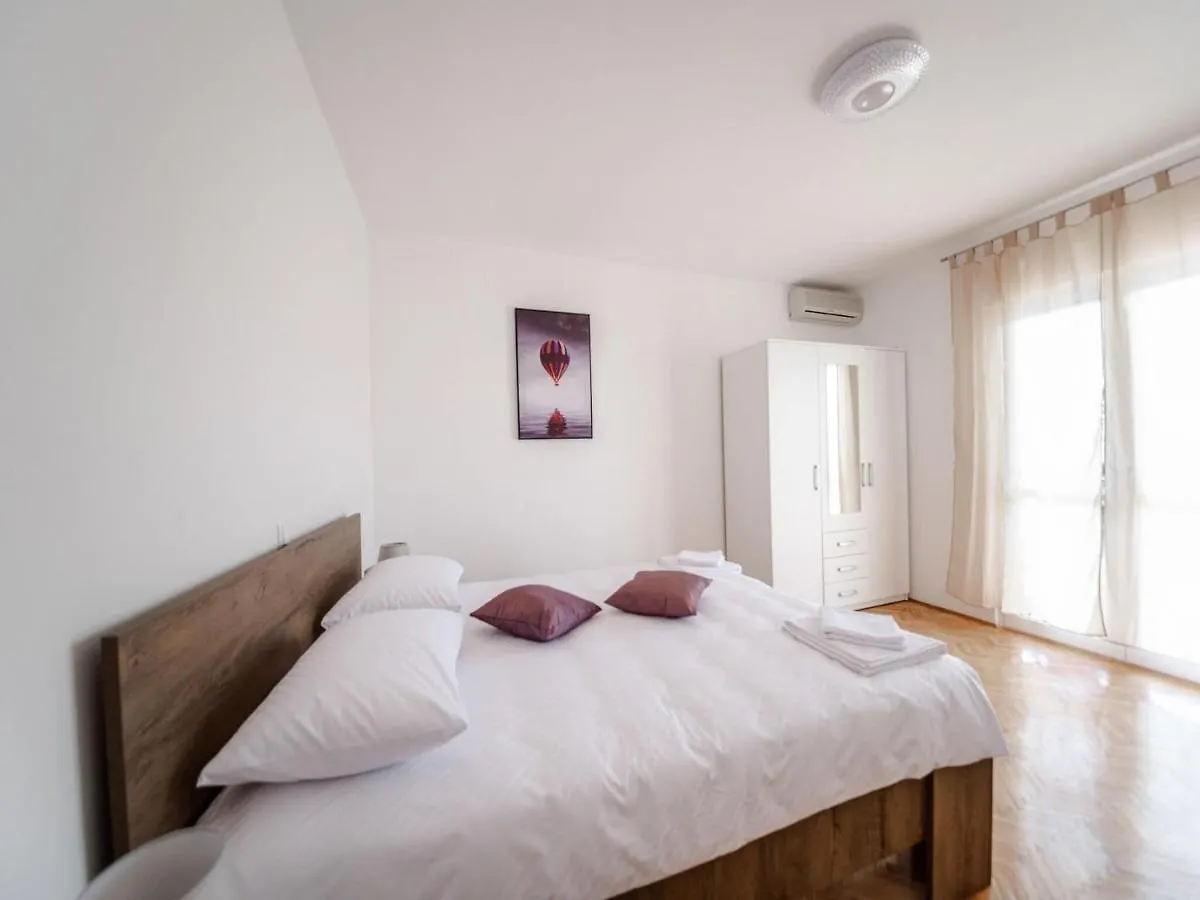 Apartment Zora In Seline, Near The Pebble Beach  Seline