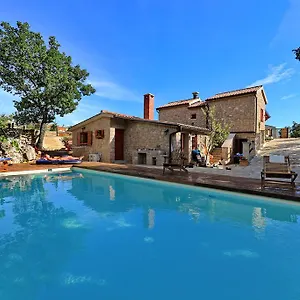 Stone House Magarac Seline